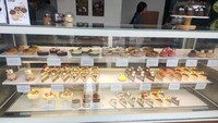 Prouve Patisserie yang banyak menawarkan ragam pastry, seperti croissant dan danish. Bakery populer ini berada di Jalan Binamarga II No. 7, Bogor Timur. Foto: Google Review