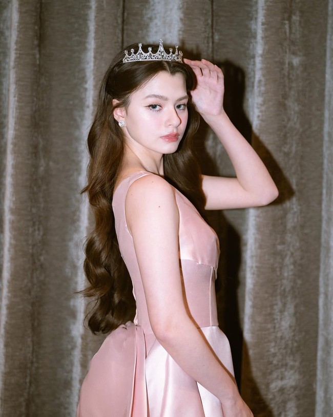 Becky Armstrong menggantikan Kitty Chicha sebagai pemeran Nanno dalam serial Netflix Thailand, Girl from Nowhere. Serial ini viral menjadi perbincangan di mancanegara sejak season pertamanya tayang pada 2018. Foto: dok. Instagram @beccca