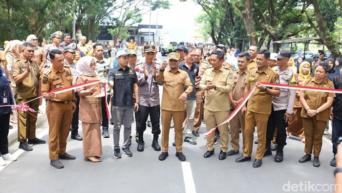 Pemerintah Anggarkan Rp 620 Miliar Perbaiki Jalan Rusak di Bone Tahun Ini