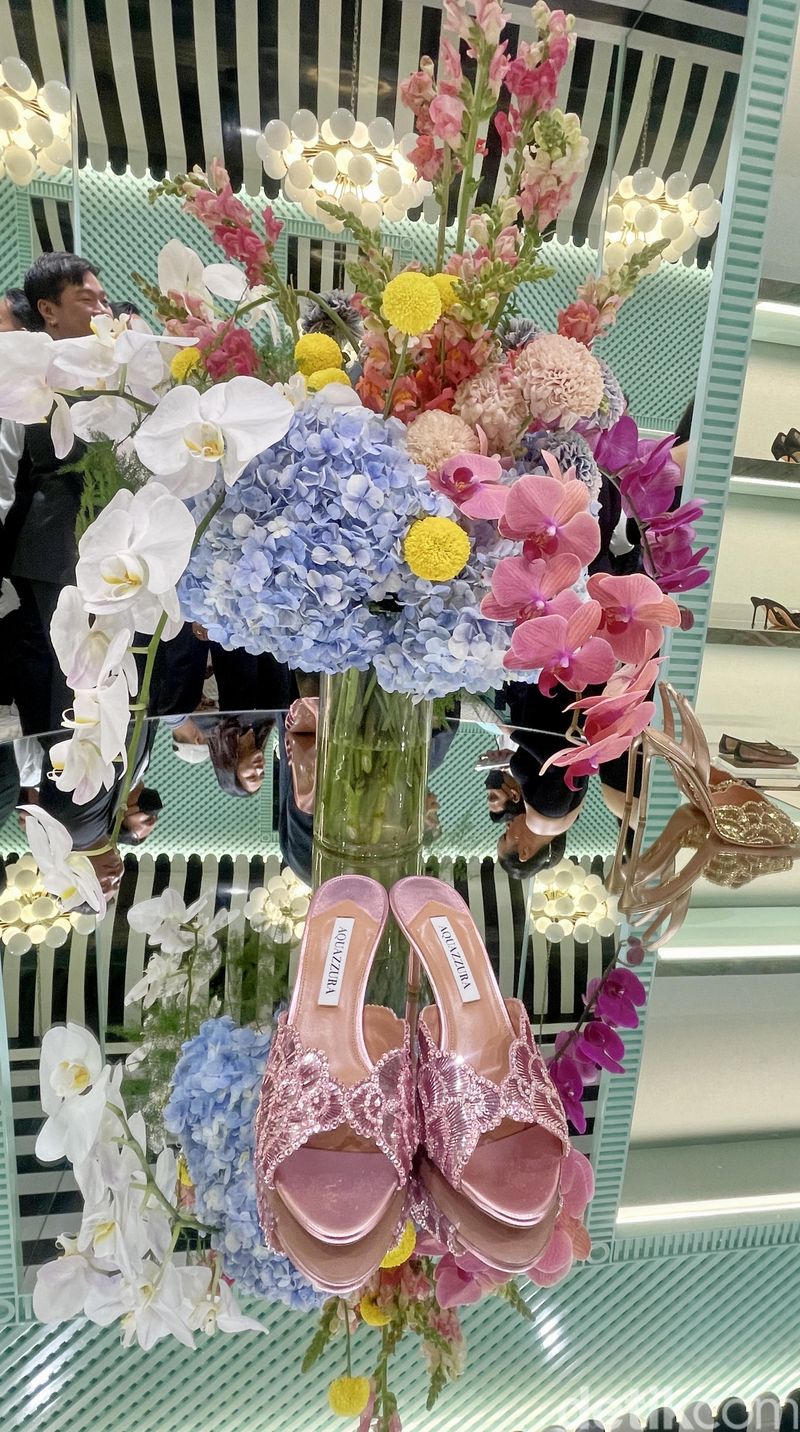 Butik Aquazzura di Pacific Place