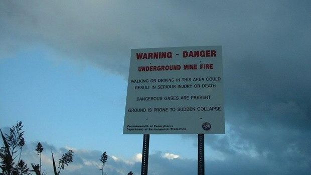 Centralia merupakan kota mati di AS. Kota ini ditinggal penghuninya lantaran ada 'api abadi' di bawah tanah akibat kebakaran tambang batu bara.