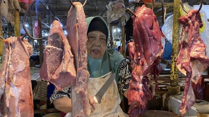 Daging sapi di Pasar Tambahrejo Surabaya