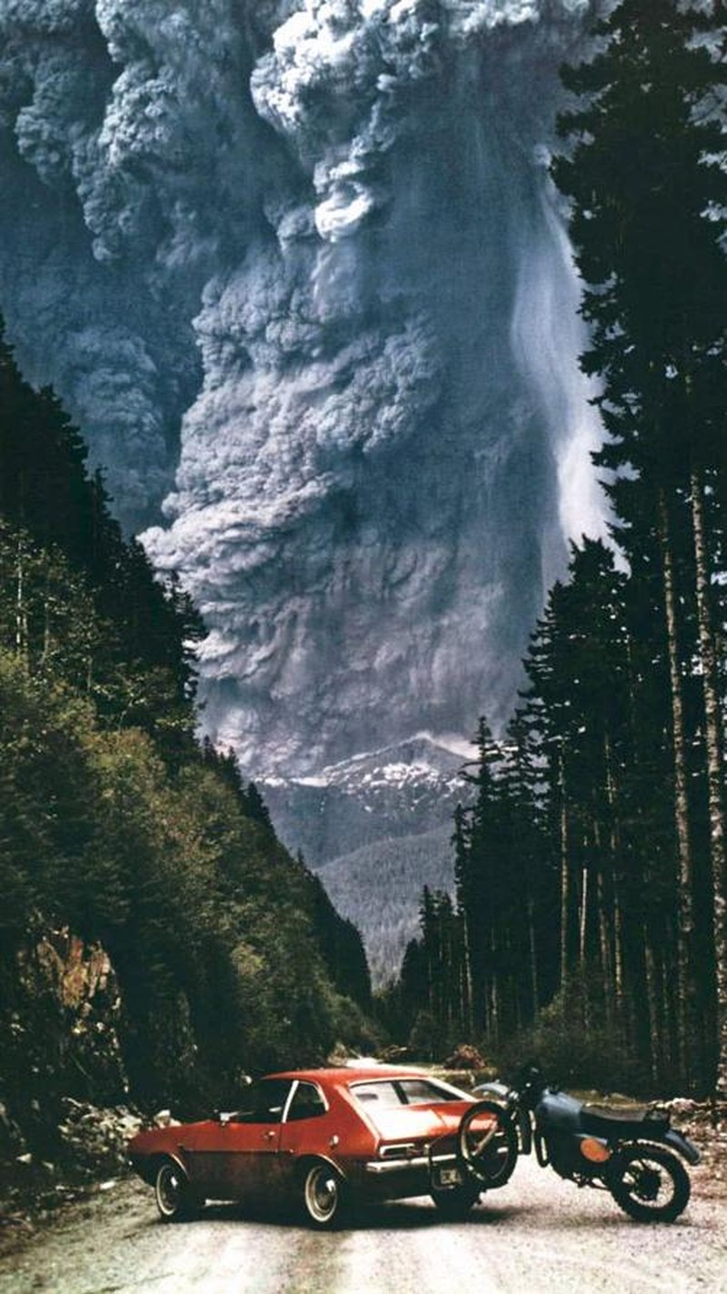 Kadang satu jepretan kamera lebih dalam dari ribuan kata. Dari aksi heroik hingga tragedi pilu, inilah 10 foto ikonik dunia yang bakal bikin kamu merinding!