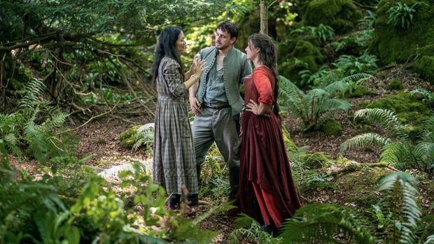 Chloé Zhao, Jessie Buckley, dan Paul Mescal di Hamnet (2025).