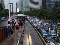 Satpol PP DKI Jelaskan Aturan Pasang Bendera Partai, Tak Boleh di Jl Sudirman