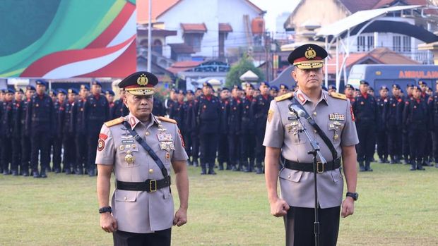 Kapolda Riau Irjen Herry Heryawan memimpin sertijab, Wakapolda resmi dijabat Brigjen Hengki Haryadi. Sertijab digelar di Mapolda Riau, Pekanbaru, Rabu (14/1/2026).