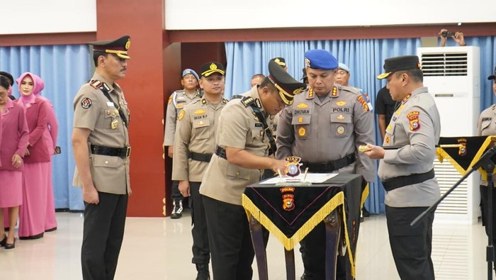 Dilantik Kapolda Irjen Herry Heryawan, Ini Daftar Pejabat Baru Polda Riau