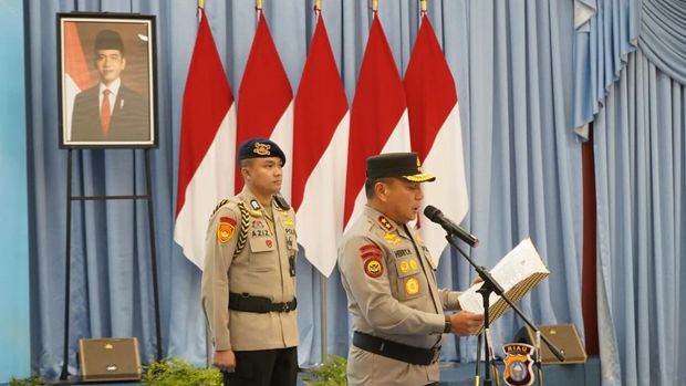 Kapolda Riau Irjen Pol Herry Heryawan melantik sejumlah pejabat utama (PJU) dan kapolres di Polda Riau. Kapolda Riau Irjen Pol Herry Heryawan melantik sejumlah pejabat utama (PJU) dan kapolres di Polda Riau, Rabu (14/1/2026).