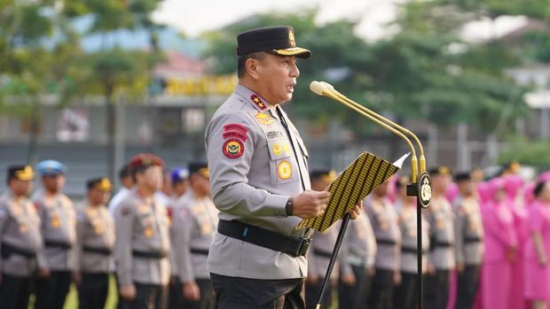Kapolda Riau Irjen Pol Hery Heryawan memimpin serah terima jabatan Wakapolda dari Brigjen Adrianto Jossy Kusumo ke Brigjen Hengki Haryadi, Rabu (14/1/2026).