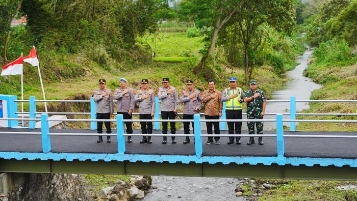 Ini Daftar 19 Jembatan Merah Putih Presisi di Jateng yang Diresmikan Kapolri