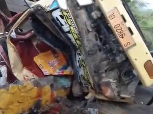 Truk Timpa Rumah Warga di Banyuwangi, 2 Tewas