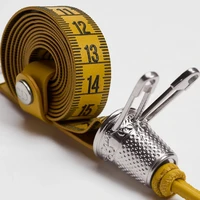 Era Baru Dior, Jonathan Anderson Bikin Gantungan Bentuk Meteran Rp 16 Juta