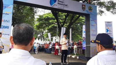 Momen Mendes Yandri Buka Pameran Produk UMKM Unggulan di Hari Desa Nasional