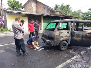 Sopir Carry Angkut BBM Terbakar Dekat SPBU Borobudur Magelang Menghilang