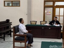 Waria yang Produksi dan Jual 21 Video Porno Gay di Mojokerto Diadili