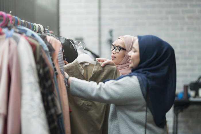 Pedagang Tanah Abang Mulai Panen Cuan Berkat Tren Baju Lebaran Gamis Rompi Lepas