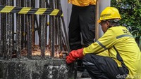 Pembongkaran ini menjadi langkah awal penertiban aset monorel yang tak kunjung dimanfaatkan sejak proyek tersebut dimulai pada 2004.