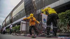Pemprov DKI Jakarta Mulai Bongkar Tiang Monorel Mangkrak