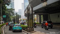 Hingga kini, tercatat masih ada 98 tiang monorel yang berdiri membentang dari Jalan HR Rasuna Said hingga kawasan Jalan Asia Afrika.