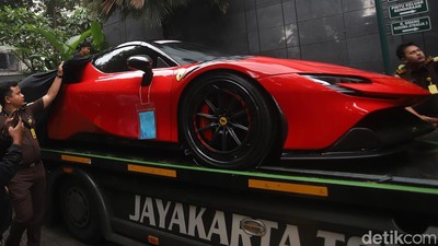 Penampakan Ferrari-Harley Davidson Barang Bukti Kasus Suap Vonis Lepas Migor