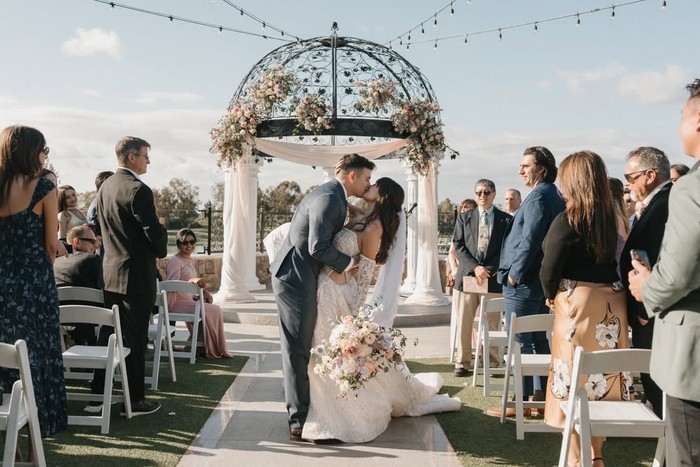 Aurelie Moeremans menikah dengan Tyler Bigenho di Amerika Serikat.