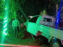 Pikap Tabrak 3 Motor di Kubu Raya gegara Sopir Meleng Asyik Main HP