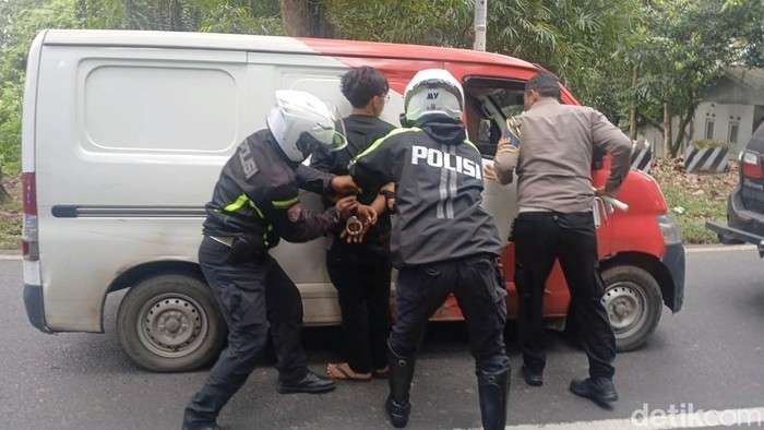 Polisi meringkus pelaku penggelapan mobil di Subang
