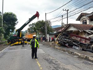 2 Korban Kecelakaan Truk Angkut Buah Naga di Banyuwangi Asal Lamongan
