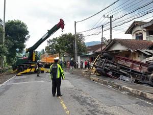 2 Korban Kecelakaan Truk Angkut Buah Naga di Banyuwangi Asal Lamongan