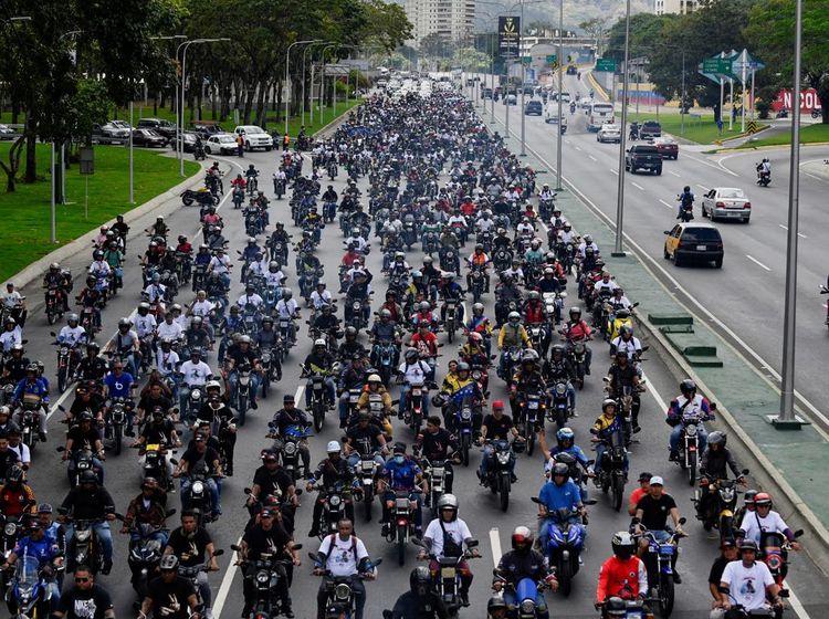 Ribuan Pekerja Transportasi Venezuela Tuntut Maduro Dibebaskan