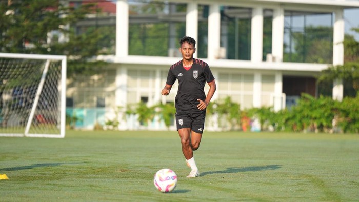 Pemain Malut United FC Riki Togubu yang dipinjamkan ke PSMS Medan.