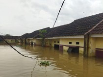 Banjir Rendam Perumahan di Tangerang, Ketinggian Capai 2 Meter