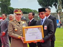 Bupati Ipuk Raih Penghargaan Pembina K3 Terbaik dari Gubernur Jatim