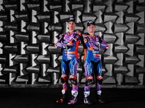 Aksi Toprak Razgatlioglu-Jack Miller Jadi Juara Balapan Pakai Tuk-Tuk