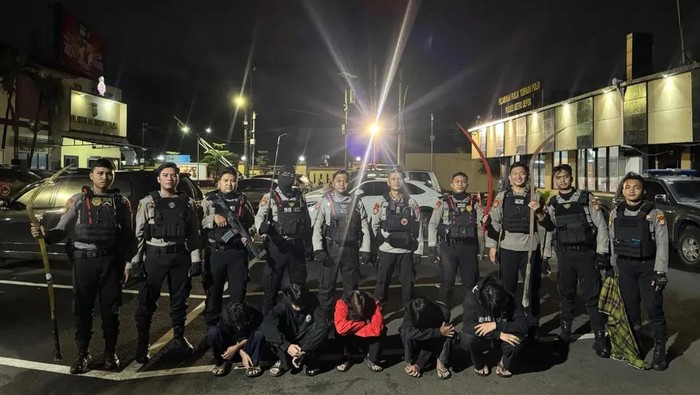 Polisi Amankan 5 Remaja Hendak Tawuran di Depok, Celurit-Stik Golf Disita