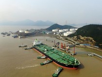 Trump Ancam Tarif Baru Bagi Negara yang Berbisnis dengan Iran, China Terseret?