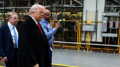 Trump ke Detroit, Klaim Kebijakan Tarif Dongkrak Investasi Industri Otomotif