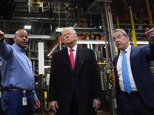 Trump Makin Terang-terangan Akui Inginkan Greenland: Demi Keamanan Nasional