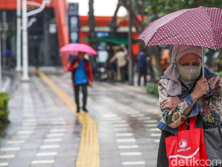 Waspada Musim Hujan Masih Aktif di Ibu Kota