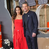 Matt Damon baru saja merilis film terbaru yang rilis di Netflix berjudul ‘The Rip’. Dalam acara premiere di New York, AS, Matt membawa keluarganya, termasuk ketiga putri cantik sang aktor.Foto: FilmMagic/John Nacion