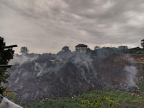 Asap Pembakaran Sampah Kepung Pemukiman Warga Kampial-Kutuh, Warga Mengeluh