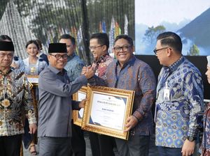 Dukung Pemberdayaan Desa, Bank Mandiri Raih Penghargaan di Puncak Hari Desa