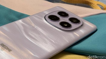 Pilar pertama adalah drop resistance yang akan menjadi standar baru ketahanan smartphone di Redmi Note. Dirinya menyebutkan, produk-produk di Redmi Note 15 Series ini sudah memiliki sertifikasi SGS, Premium Performance Certification 5 stars, baik itu untuk pengujian cross resistance, drop resistance, maupun bent resistance. Foto: Panji Saputro/detikINET