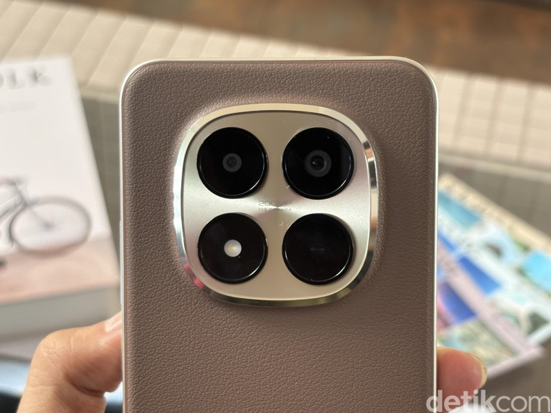 Redmi Note 15 Series akan segera hadir di Indonesia. Bagi yang penasaran, begini wujudnya yang begitu kuat, tahan air, dan memiliki baterai awet.