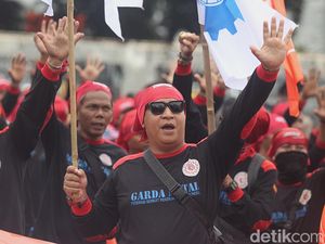 Video Demo Lagi, Buruh Tuntut Kenaikan UMP-Penyelamatan Karyawan PT Pakerin