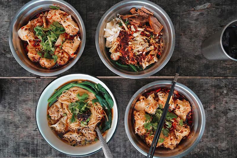 Diprotes Pelanggan Makanannya Tak Pedas, Pemilik Resto Ini Balas Nyinyir
