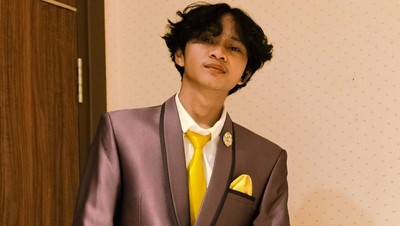 Fajar yang Dulu Bukanlah yang Sekarang, Dulu Sad Kini Happy
