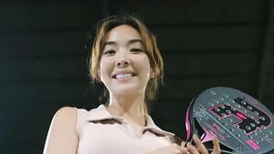 Main padel tapi vibes-nya kayak photoshoot majalah olahraga versi Gisella Anastasya Foto: Instagram Gisel