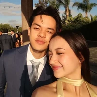 Saat pernikahan Aurelie Moeramans dengan Tyler Bigenho di Amerika Serikat, Jeremie mengajak serta sang kekasih. Momen itu memperlihatkan kedekatan hubungan Megan dan keluarga Jeremie. Foto: Instagram/@jeremiemoeremans