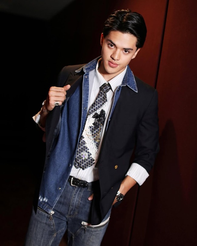 Jeremie merupakan aktor muda kelahiran Brussel, Belgia, pada 2001. Ia bernama lengkap Jeremie Alexander Christian Moeremans. Foto: Instagram/@jeremiemoeremans